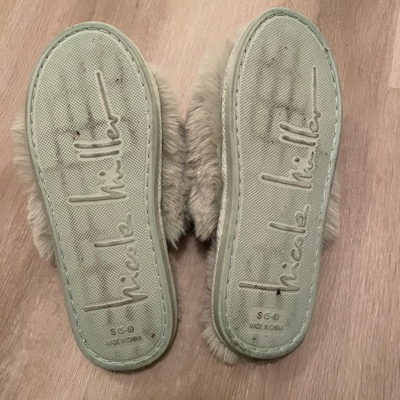 Very cute Nicole Miller slippers - Picture 7 of 10